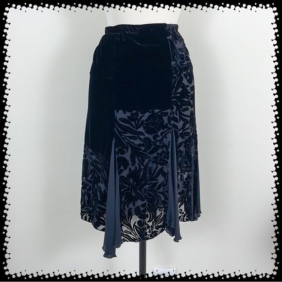 💕Beautiful Velvet Lace Patchwork Skirt💕 - Picture 3 of 11
